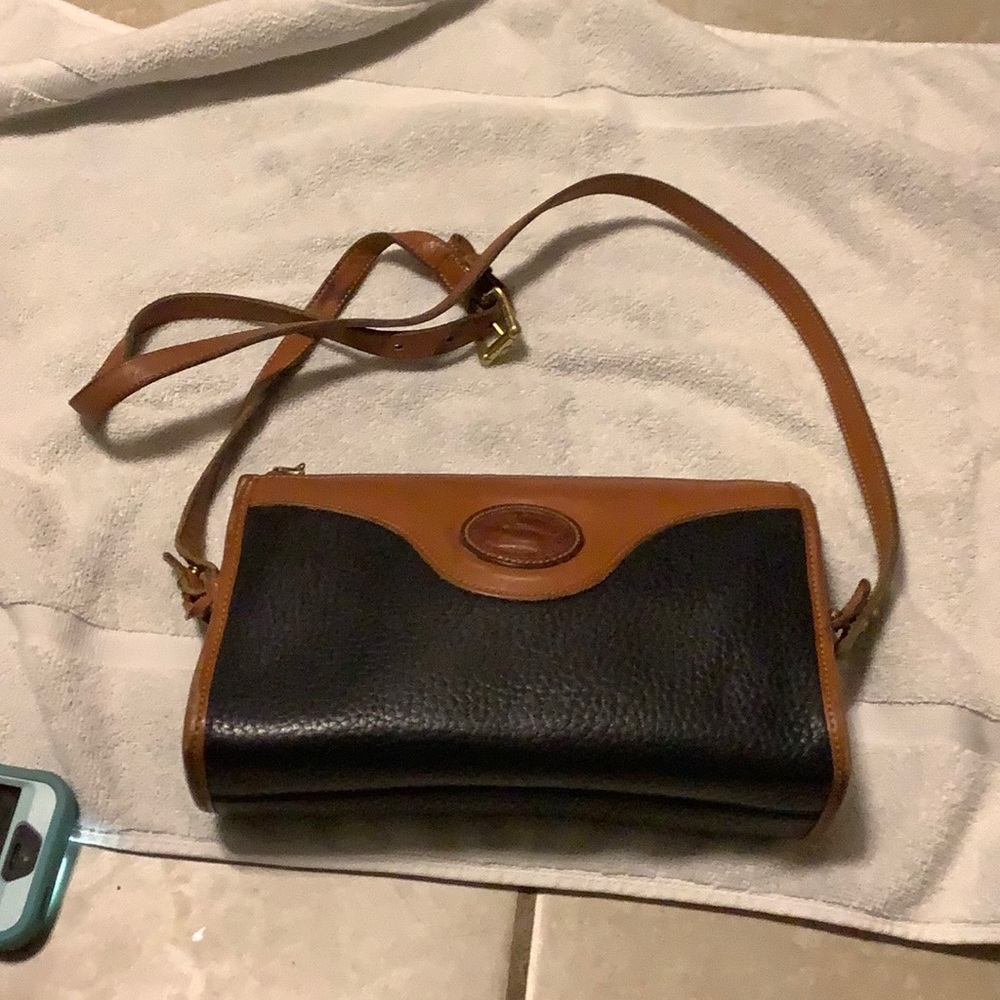 Dooney and Bourke shoulder or crossbody vi…